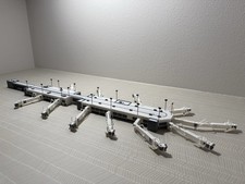 1:400 Model Airport Domestic Terminal w Functional Jet bridges (10) picture