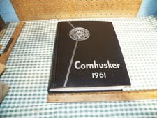 1961 UNIVERSITY of NEBRASKA CORNHUSKER College Yearbook picture
