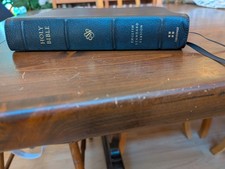 ESV Preaching Bible, Verse-By-Verse Edition (Goatskin, Black) picture