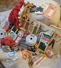 Lot Vtg SEWING NOTIONS, PATCHES PATTERNS, VTG PINCUSHION, BOBBINS, LACE & More picture