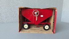 Vintage Ertl International Gravity Feel Wagon Steel Red 1/16 #350 60s picture