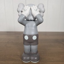 KAWS HOLIDAY UK Gray Vinyl Figure Companion picture