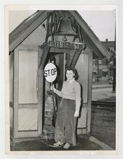 Pennsylvania RR Female Railroad Employee 1942 Crossing Guard WWII Photo J15501 picture