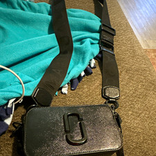 Marc Jacobs Small Black Crossbody Bag Adjustable Logo Strap Double Zip picture