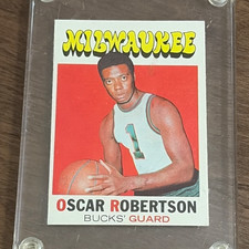1971-72 Topps Base Set #1 Oscar Robertson Milwaukee Bucks NBA Basketball Card picture