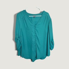Torrid Harper Green Roll Tab Sleeve Button Front V-Neck Blouse Size 1 Plus Top picture