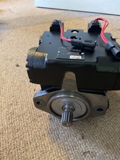 New  Sauer Danfoss Hydraulic Axial Piston Pump 42R28DG2A253, 11143195 picture
