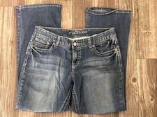Maurice’s Women’s Blue Jeans 9/10 Short Distressed curvy  picture