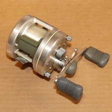 One Shimano Calcutta 200 Silver Reel Japan Precision Tackle Fishing Gear BK#04 picture