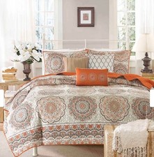Madison Park Tangiers 6 Piece Reversible Quilt Set Throw Pillows MSRP:$100 King picture