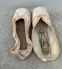 Freed of London Classic Pro Pink Satin Pointe Shoes Size 5 X, Key Maker picture
