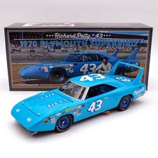 Richard Petty Autographed Plymouth Superbird 1:24 Standard 1970 Diecast Car picture