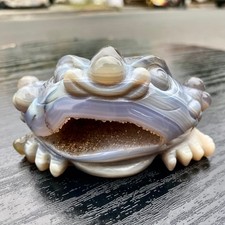 260G Natural Agate Crystal Cave Quartz Carving Crystal Golden Toad Decoration picture