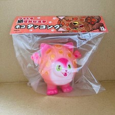 Konatsuya Neko Takkong Sakura ver. Soft Vinyl TSUBURAYA CREATIVE JAM 2026 picture
