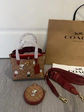NWT Coach X Peanuts CBF74 Willow Tote Bag 18 Signature Canvas Leather New Outlet picture