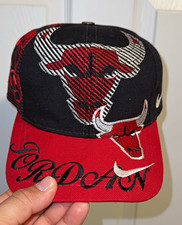 Nike vintage Chicago Bulls NBA Black Red Snapback Hat 