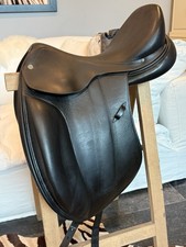 HERMES Dressage saddle Arpège 16.5 Single Flap Design,  In Excellent Conditions picture