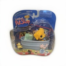 Hasbro Littlest Pet Shop 2004 Doggie Plays in Tub Set With #21 Golden Retriever picture