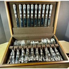 48 pc Southern Living Gallery Stainless flatware w/Case picture