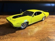 1/18 Autoworld 1971 Plymouth Roadrunner picture