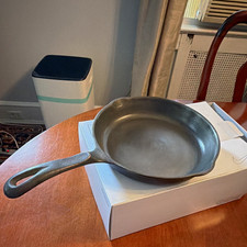 Wagner 1891 Original Cast Iron 9in Pre-Seasoned Skillet, Induction, Oven picture