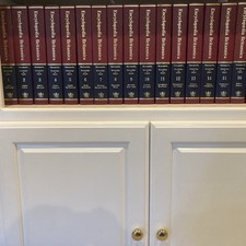 Encyclopedia Britannica 15th Edition 30 Volume Complete Set - Published 1978 picture