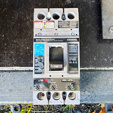 Siemens Sentron FXD63B150 150A 3-Pole 600V Thermal Circuit Breaker picture