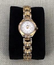 Reloj Alto para Mujer de Cuarzo Caja en Tono dorado y esfera blanca. picture