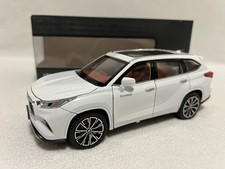1/24 Toyota Highlander SUV Diecast Vehicle Model Car Toy Collectible Sound&Light picture
