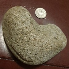 VERY NICE SEMI LARGE & NEARLY PERFECT HEART SHAPED ROCK +FREEBIES picture
