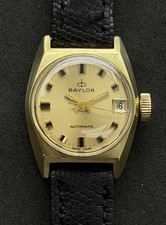 Vtg New 1970s BAYLOR Women's 23mm Swiss Automatic Watch Date 17j Gold Case Dial picture