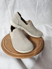 B.O.C Big On Comfort Shoes Women's Size 9M Natural Canvas Slip-On Flats Loafers picture
