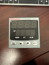 Honeywell UDC1200 Micro Pro Temperature Controller Model DC120210001000 picture