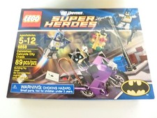 LEGO DC Universe 6858 Catwoman Catcycle City Chase Retired Set 89 Pieces picture