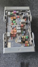 2010-2014 GM Sierra/Silverado 2500/3500HD 6.6L Duramax Diesel Engine Fuse Box picture