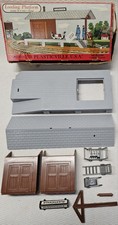 Vintage Plasticville Loading Platform 1620-100 Gray w/Brown CIB MINT Bachmann  picture