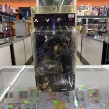 Aliens vs Predator Requiem AVP Hybrid Reel Toys NECA Closed Mouth - New Sealed picture