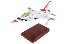 USAF General Dynamics F-16 Falcon Thunderbirds Desk Top 1/48 Model SC Airplane picture