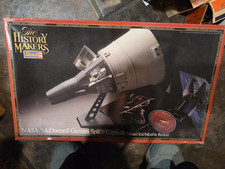 Revell Nasa/McDonnell Gemini Space Capsul Model Kit Appears Complete See Pics picture