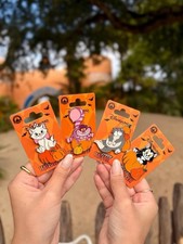 Disney 4 Pins Halloween Cat Marie, Cheshire, Figaro, Lucifer  Disneyland Paris picture
