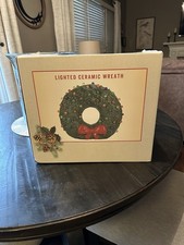 Cracker Barrel -Vintage Style- lighted ceramic wreath picture
