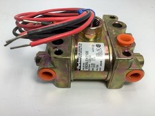 Parker Skinner Valve V935LEH2100 Solenoid Valve New Open Box 120V picture