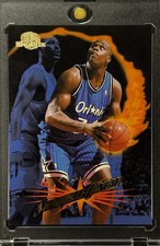 SHAQUILLE O’NEAL RARE BLUE FLAME 1995 SKYBOX INVESTMENT CARD MAGIC LEGEND GOAT A picture