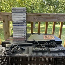Vintage Sega Master System Console Bundle With 19 Games and Accessories - Estate picture