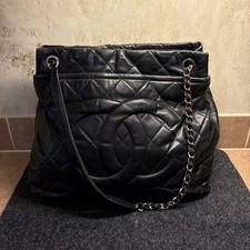 CHANEL Black Quilted CC Caviar, Leather Shoulder Bag Chain Strap Silver Hardware picture