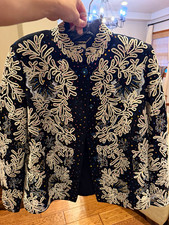 St. John COUTURE Black/Ivory Velvet Floral Embroidered Beaded Short Jacket Sz 8 picture