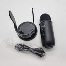 Blue Yeti Professional Multi-Pattern USB Condenser Microphone - Blackout picture