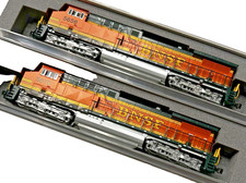 KATO 1767114 1767115  N  GE AC4400CW 2- BNSF LOCOS  5678 5656  176-7114 176-7115 picture