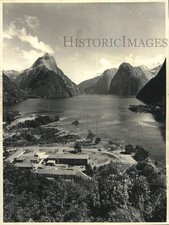 1962 Press Photo Majestic view of Milford Sound, South Island, New Zealand picture