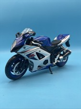 New Ray Suzuki 57003A 1/12 GSX-R1000 Street Bike 2008 picture